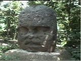 オルメカ巨石人頭像／メキシコ